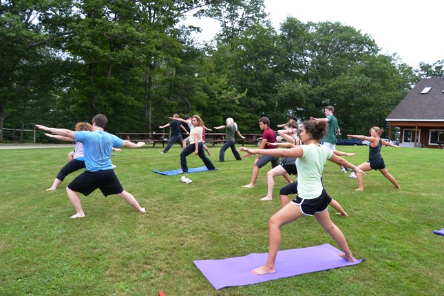 United Planet Long-term volunteer do yoga!